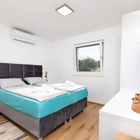 Apartma Skubic Murvica Daire Vantacici